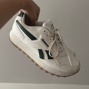 REEBOK SNEAKERS